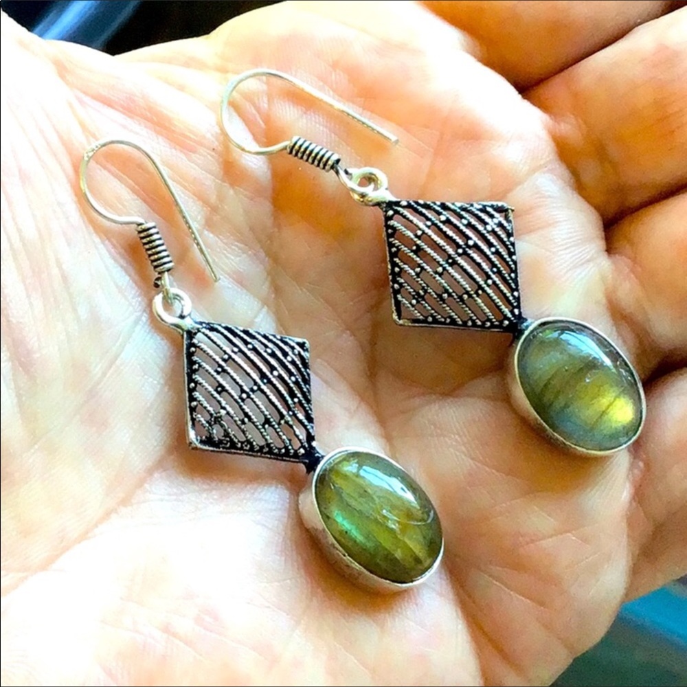 NEW. Artisan Labradorite Gemstone 925 Sterling Silver Plated Earrings.